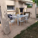 Maison Provencale Avec Grande Piscine Vila Garons