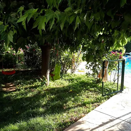 Vila Maison Provencale Avec Grande Piscine Garons
