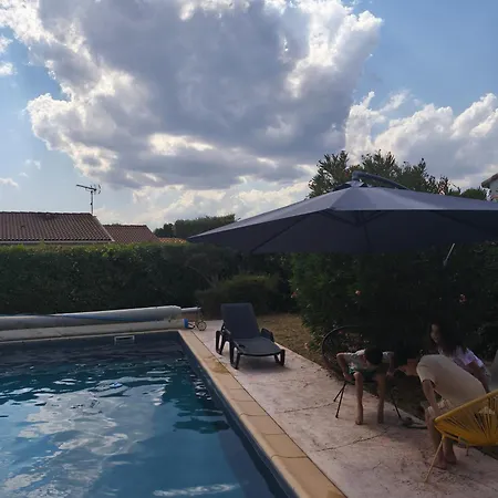 Maison Provencale Avec Grande Piscine *