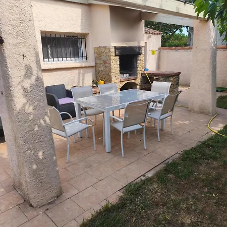 Maison Provencale Avec Grande Piscine Villa Garons