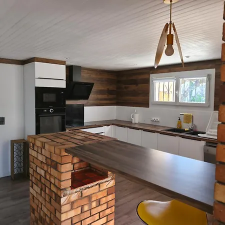 Maison Provencale Avec Grande Piscine * Garons