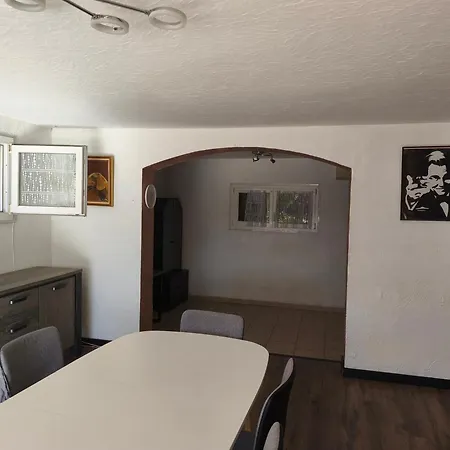 Maison Provencale Avec Grande Piscine Villa