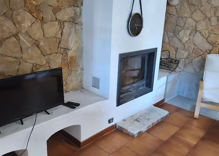 Maison Provencale Avec Grande Piscine * Garons